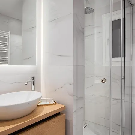 Acropolis Sherlock Apartment